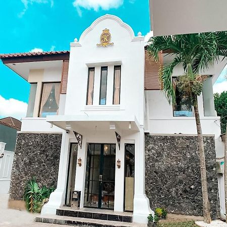 Kartiko Palagan Eksklusif Yogyakarta Hotel Kejayan Exterior foto